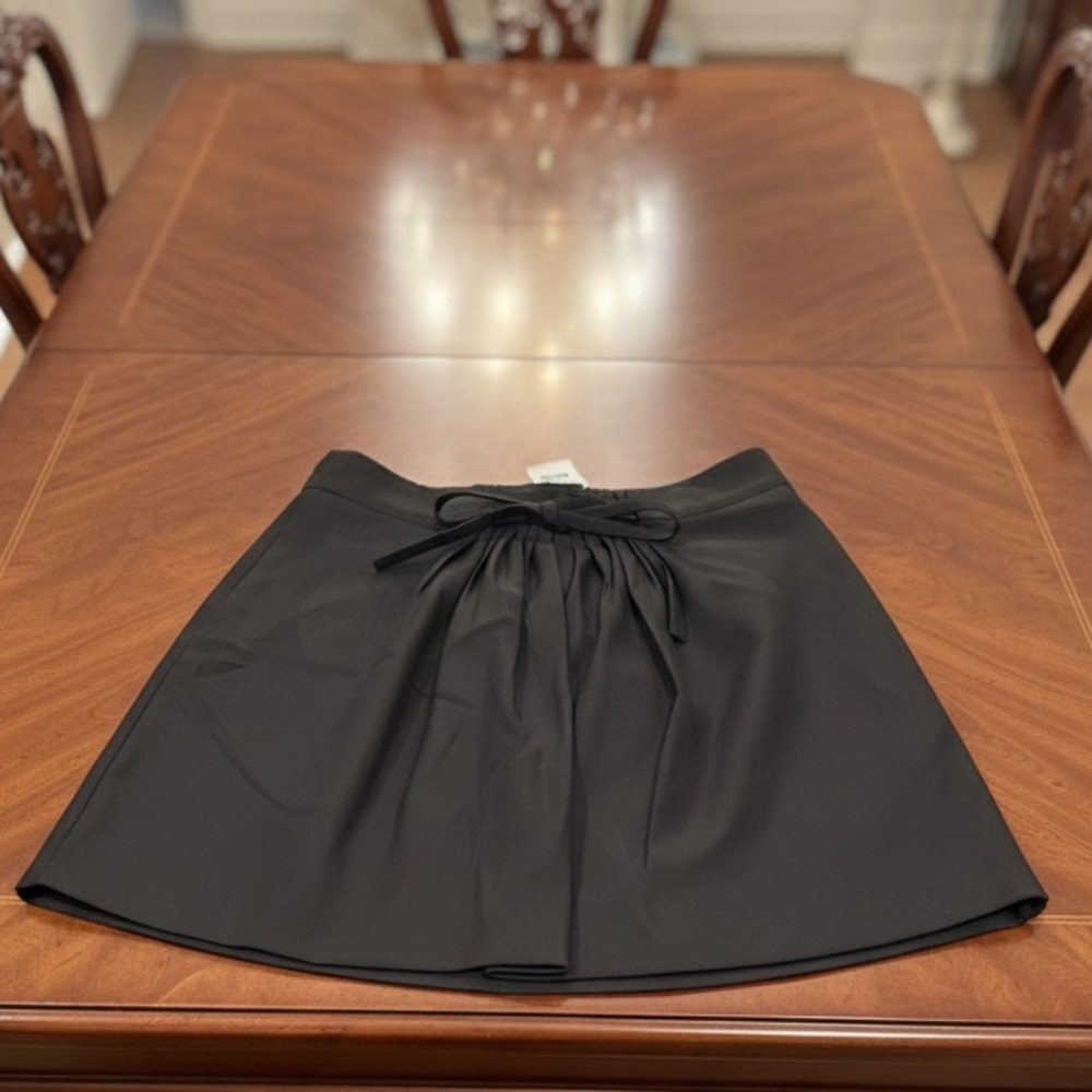 GAP Black A-Line Mini Skirt with Tie Waist and Zipper Closure - Size 0